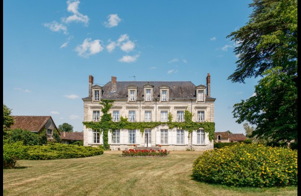 Grande Maison de Maître avec Dépendances sur 2.8 Hectares